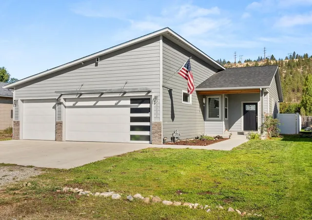 Photo 3 of Single family home for sale at 5021 E Grace Ave, Spokane, WA 99217 | MLS# 202624474 | Listing updated on 2026-09-21