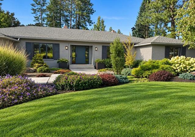 Photo 3 of Single family home for sale at 1010 W Comstock Ct, Spokane, WA 99203 | MLS# 202624483 | Listing updated on 2026-09-19