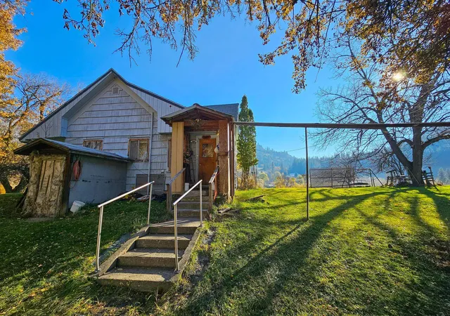 Photo 3 of Single family home for sale at 4916 Highway 25 S, Hunters, WA 99137 | MLS# 202624484 | Listing updated on 2026-09-19