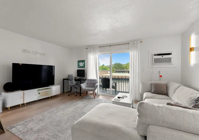 Photo 4 of Condo for sale at 305 S Liberty Lake Rd, Liberty Lake, WA 99019 | MLS# 202624487 | Listing updated on 2026-10-08