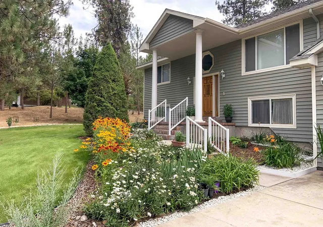 Single family home for sale at 12829 W Suncrest Dr, Nine Mile Falls, WA 99026 | MLS# 202624491