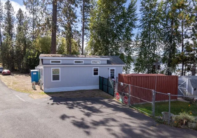 Photo 3 of Manufactured home for sale at 40631 N Sunset Dr, Loon Lake, WA 99148 | MLS# 202624502 | Listing updated on 2026-09-21