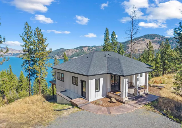Single family home for sale at 1139 W Pine Blf Rd, Kettle Falls, WA 99141 | MLS# 202624503