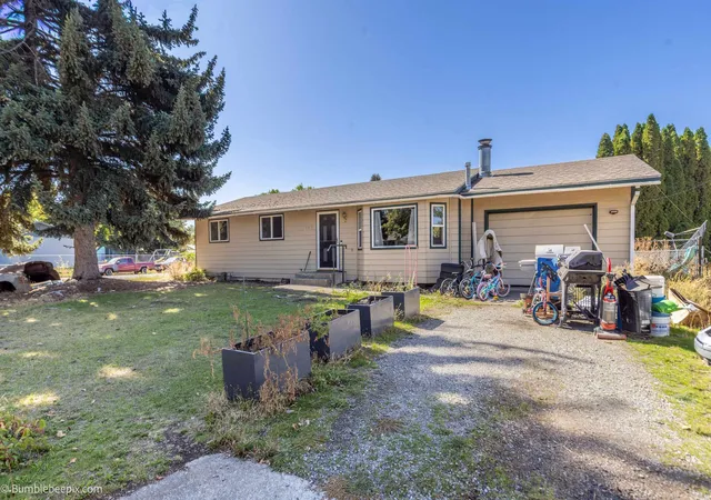 Photo 2 of Single family home for sale at 105 N Holiday Rd, Spokane Valley, WA 99016 | MLS# 202624507 | Listing updated on 2026-09-19