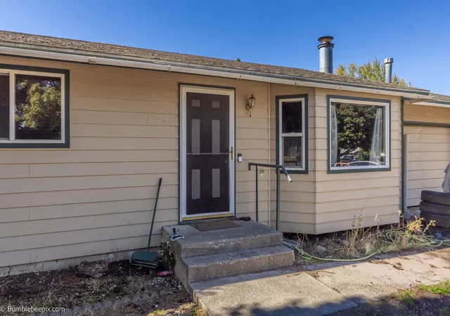 Photo 3 of Single family home for sale at 105 N Holiday Rd, Spokane Valley, WA 99016 | MLS# 202624507 | Listing updated on 2026-09-19
