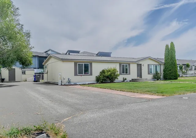 Photo 2 of Manufactured home for sale at 612 N Shamrock Rd, Spokane Valley, WA 99037 | MLS# 202624513 | Listing updated on 2026-09-19