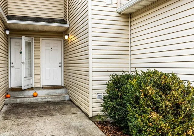 Photo 3 of Townhouse for sale at 11212 E 4th Unit D Ave, Spokane Valley, WA 99206 | MLS# 202624520 | Listing updated on 2026-10-03