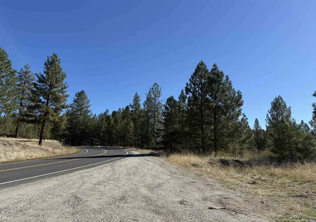 Photo 3 of Manufactured home for sale at 1324 S Delaware Ave, Kettle Falls, WA 99141 | MLS# 202624530 | Listing updated on 2026-09-23