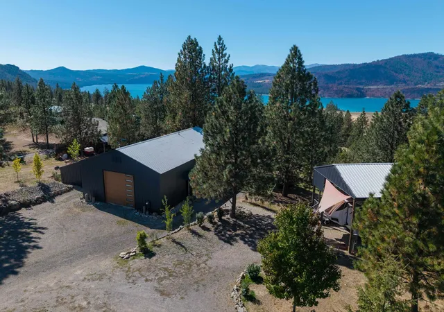 Photo 1 of Single family home for sale at 5186 Hunter Ridge Way, Hunters, WA 99137 | MLS# 202624537 | Listing updated on 2026-09-21