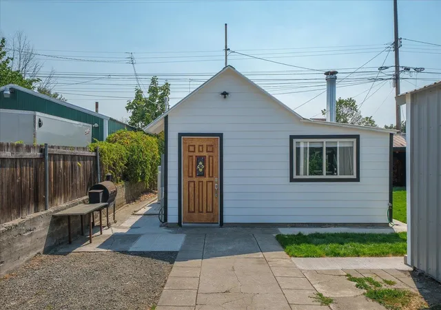 Photo 3 of Single family home for sale at 1914 E Heroy Ave, Spokane, WA 99207 | MLS# 202624545 | Listing updated on 2026-09-18