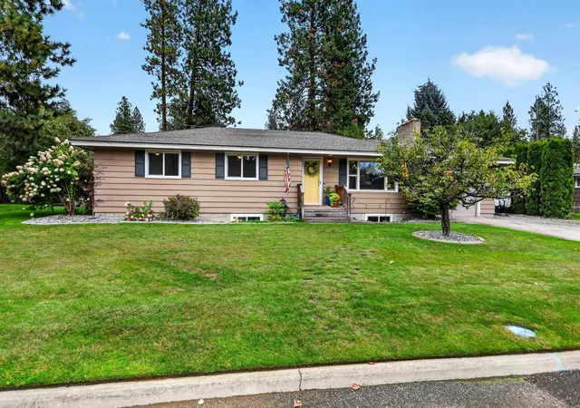 Photo 3 of Single family home for sale at 6920 N Fox Point Dr, Spokane, WA 99208 | MLS# 202624547 | Listing updated on 2026-09-19