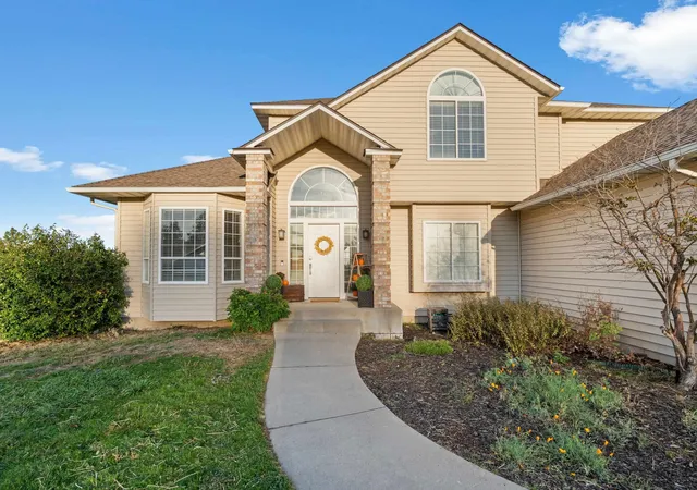 Photo 2 of Single family home for sale at 1029 W Crestview Rd, Spokane, WA 99224 | MLS# 202624549 | Listing updated on 2026-10-18