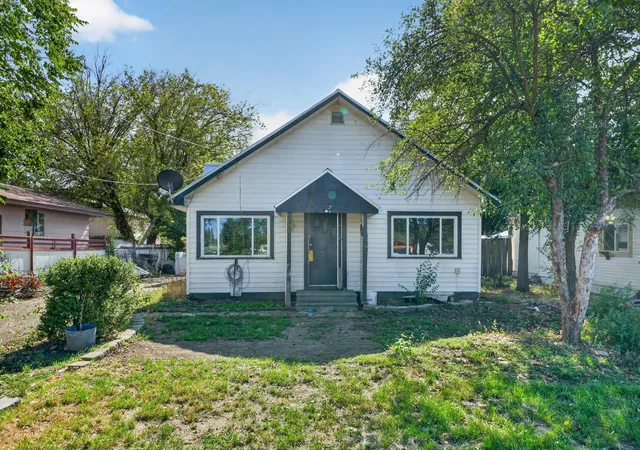Single family home for sale at 205 W Crawford St, Deer Park, WA 99006 | MLS# 202624563 | Listing updated on 2026-09-20