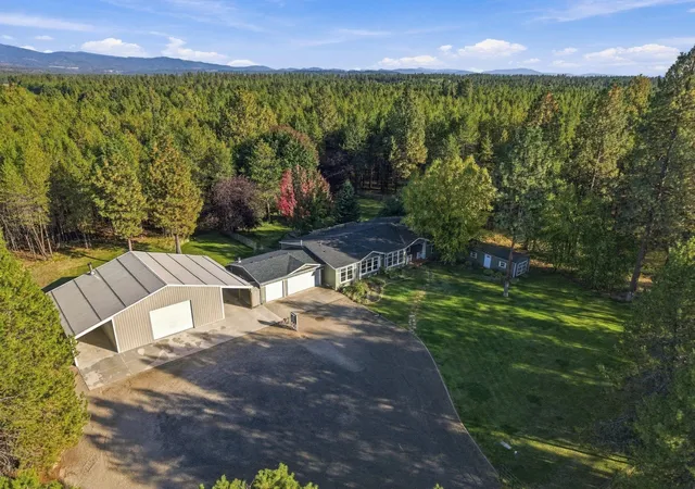 Photo 4 of Manufactured home for sale at 120 E Saltz Ln, Deer Park, WA 99006 | MLS# 202624564 | Listing updated on 2026-09-21