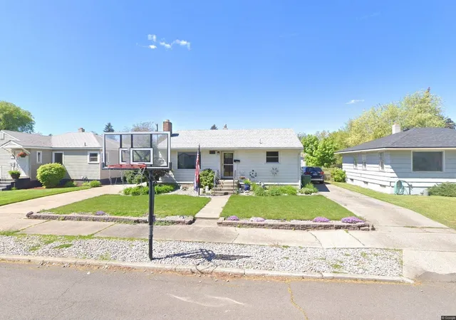 Photo 1 of Sale Pending at 1731 N Altamont St, Spokane, WA 99207 | MLS# 202624586 | Listing updated on 2026-09-22