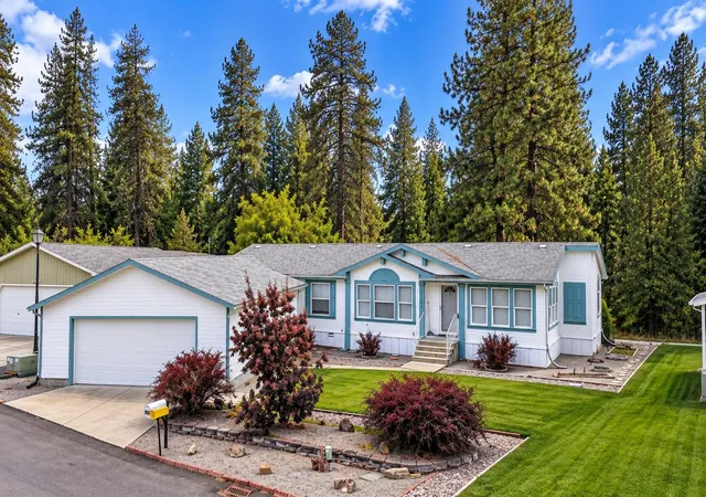 Photo 3 of Manufactured home for sale at 14619 N Farragut Ln, Mead, WA 99021 | MLS# 202624587 | Listing updated on 2026-09-28