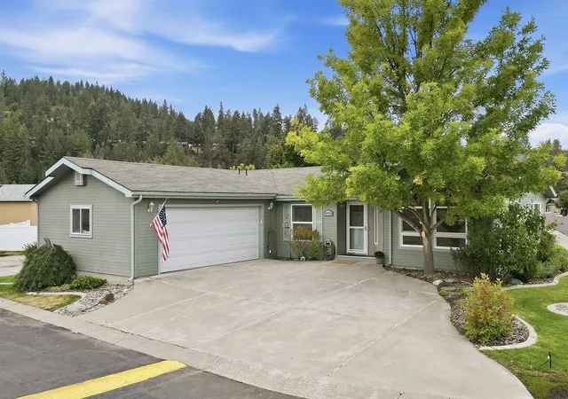 Photo 3 of Manufactured home for sale at 4409 S Sunny Crk Cir, Spokane, WA 99224 | MLS# 202624623 | Listing updated on 2026-10-17