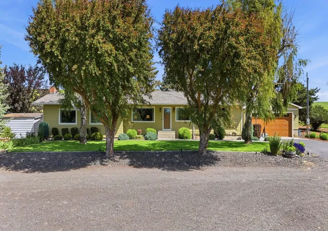 Photo 1 of Single family home for sale at 12103 E Spring Valley Rd, Latah, WA 99018 | MLS# 202624625 | Listing updated on 2026-09-29