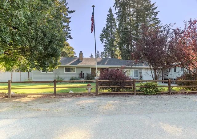 Photo 3 of Single family home for sale at 2319 S Sunrise Rd, Spokane Valley, WA 99206 | MLS# 202624626 | Listing updated on 2026-09-22
