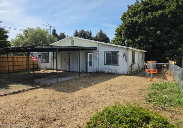 Photo 1 of Multi family home for sale at 221 N Arcadia Ave, Deer Park, WA 99006 | MLS# 202624629 | Listing updated on 2026-09-22