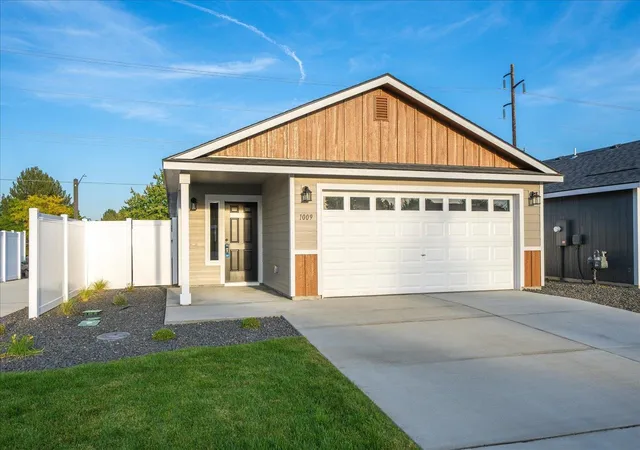 Photo 1 of Single family home for sale at 1009 S Century Rd, Spokane Valley, WA 99037 | MLS# 202624641 | Listing updated on 2026-09-23