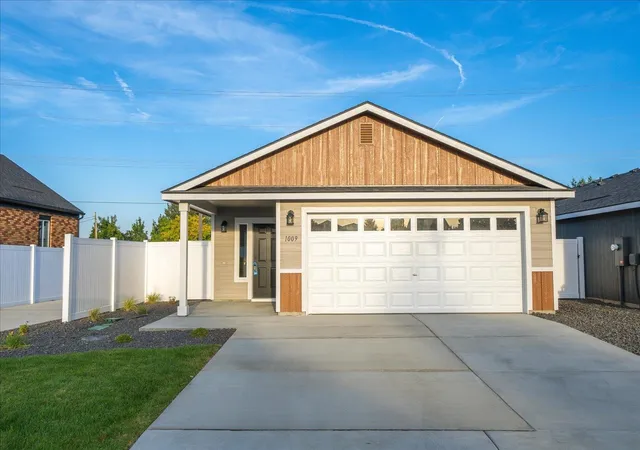 Photo 2 of Single family home for sale at 1009 S Century Rd, Spokane Valley, WA 99037 | MLS# 202624641 | Listing updated on 2026-09-23
