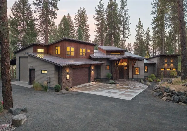 Photo 1 of Single family home for sale at 25204 N Lords Ln, Chattaroy, WA 99003 | MLS# 202624667 | Listing updated on 2026-09-22