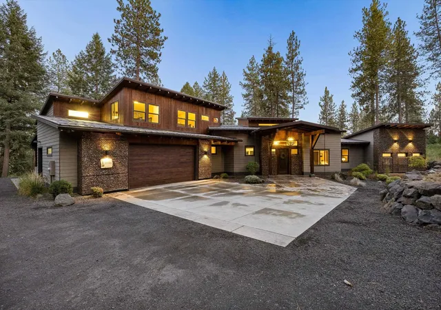 Photo 1 of Single family home for sale at 25204 N Lords Ln, Chattaroy, WA 99003 | MLS# 202624667 | Listing updated on 2026-10-07