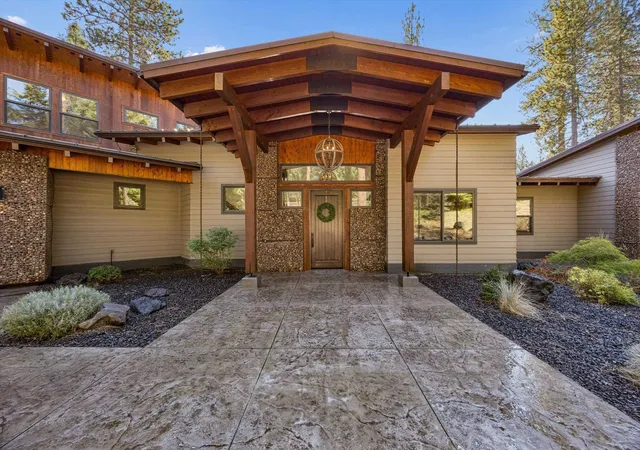 Photo 3 of Single family home for sale at 25204 N Lords Ln, Chattaroy, WA 99003 | MLS# 202624667 | Listing updated on 2026-09-22