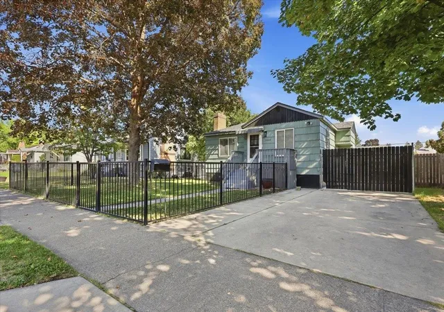 Photo 1 of Single family home for sale at 5208 N Lincoln St, Spokane, WA 99205 | MLS# 202624676 | Listing updated on 2026-09-23
