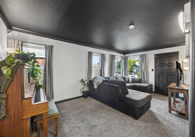 Photo 3 of Single family home for sale at 811 E Glass Ave, Spokane, WA 99207 | MLS# 202624678 | Listing updated on 2026-09-23