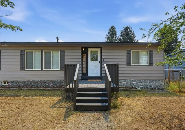 Photo 3 of Manufactured home for sale at 3210 E Denison Chattaroy Rd, Chattaroy, WA 99003 | MLS# 202624719 | Listing updated on 2026-09-26