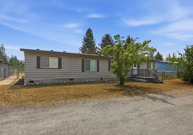 Photo 3 of Manufactured home for sale at 3210 E Denison Chattaroy Rd, Chattaroy, WA 99003 | MLS# 202624719 | Listing updated on 2026-09-26