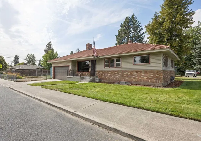 Photo 2 of Single family home for sale at 5721 N Whitehouse St, Spokane, WA 99205 | MLS# 202624720 | Listing updated on 2026-10-01
