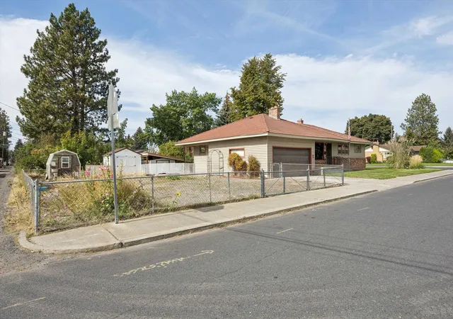 Photo 3 of Single family home for sale at 5721 N Whitehouse St, Spokane, WA 99205 | MLS# 202624720 | Listing updated on 2026-10-01