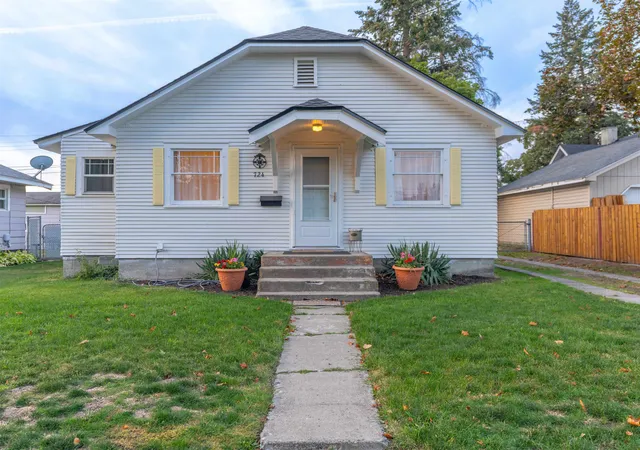Single family home for sale at 724 E Broad Ave, Spokane, WA 99207 | MLS# 202624737