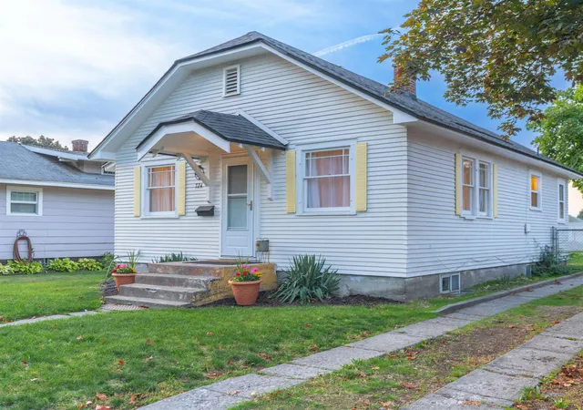 Photo 3 of Single family home for sale at 724 E Broad Ave, Spokane, WA 99207 | MLS# 202624737 | Listing updated on 2026-09-24