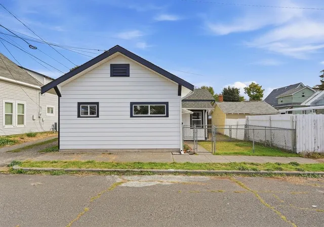 Photo 3 of Single family home for sale at 1712 N Walnut St, Spokane, WA 99205 | MLS# 202624740 | Listing updated on 2026-09-24