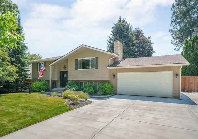 Photo 1 of Single family home for sale at 2004 E 55th Avenue, Spokane, WA 99223 | MLS# 202624755 | Listing updated on 2026-09-24