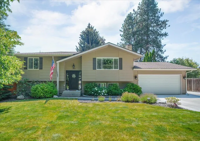 Photo 2 of Single family home for sale at 2004 E 55th Avenue, Spokane, WA 99223 | MLS# 202624755 | Listing updated on 2026-09-24