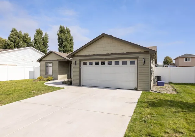 Photo 3 of Single family home for sale at 931 S Bogen Ct, Spokane, WA 99224 | MLS# 202624776 | Listing updated on 2026-09-24