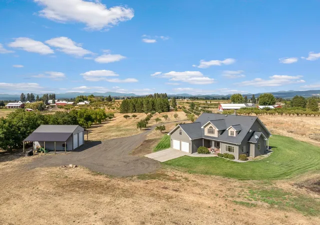 Photo 1 of Single family home for sale at 8808 E Green Blf Rd, Colbert, WA 99005 | MLS# 202624796 | Listing updated on 2026-10-28