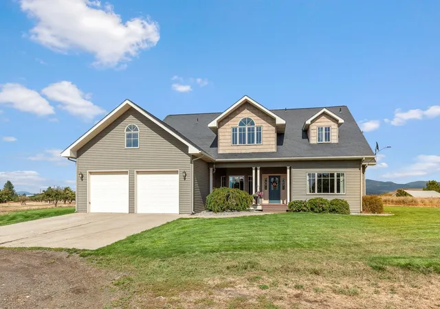 Photo 2 of Single family home for sale at 8808 E Green Blf Rd, Colbert, WA 99005 | MLS# 202624796 | Listing updated on 2026-10-28