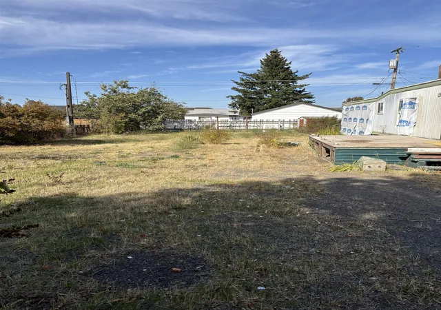 Photo 3 of Manufactured home for sale at 13516 W 13th Street, Airway Heights, WA 99001 | MLS# 202624802 | Listing updated on 2026-10-01