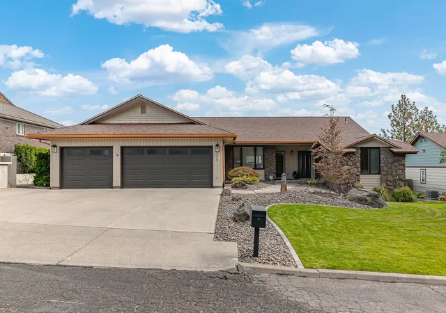 Single family home for sale at 7518 N Panorama Dr, Spokane, WA 99208 | MLS# 202624807