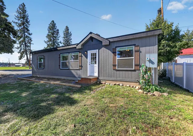 Photo 1 of Manufactured home for sale at 1116 W 1st Street, Newport, WA 99156 | MLS# 202624810 | Listing updated on 2026-10-01