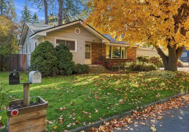 Photo 2 of Single family home for sale at 1225 S Crestline St, Spokane, WA 99202 | MLS# 202624812 | Listing updated on 2026-10-24