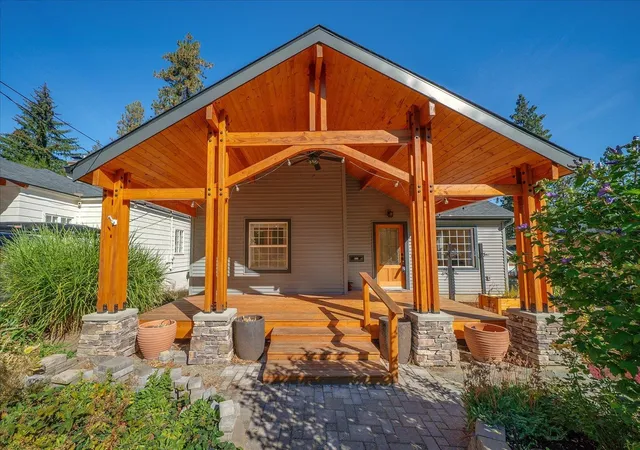 Photo 3 of Single family home for sale at 929 E 19th Avenue, Spokane, WA 99203 | MLS# 202624836 | Listing updated on 2026-10-02