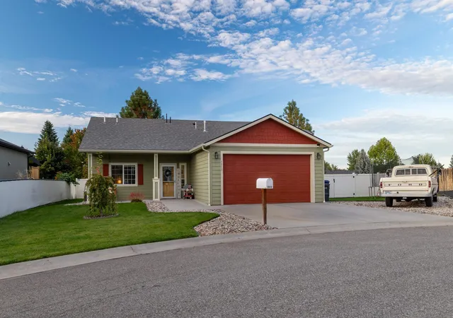 Photo 3 of Single family home for sale at 1513 E 1st Court, Deer Park, WA 99006 | MLS# 202624851 | Listing updated on 2026-09-30