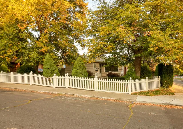 Photo 3 of Sale Pending at 5104 N Howard St, Spokane, WA 99205 | MLS# 202624854 | Listing updated on 2026-10-03